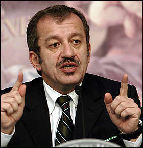 Maroni vs Saviano: ministro chiede spazio televisivo alla Rai per rispondere