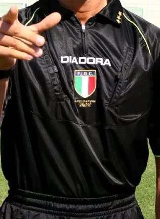 Calcio: Terza Categoria, Zagarise e Real Sellia Marina attendono invano il Direttore di Gara