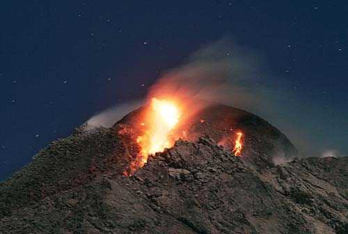 Eruzione vulcano Merapi: 191 morti e 340.000 sfollati