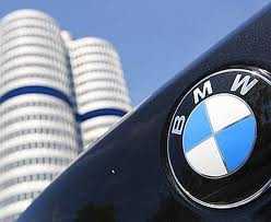 Francia: sequestrati due dipendenti Bmw da uomo armato