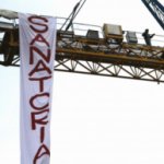 Brescia: scontri tra polizia e manifestanti che presidiano un cantiere per essere messi in regola