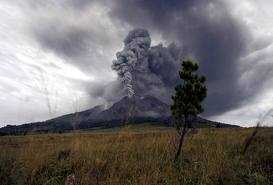Giakarta, sale il numero delle vittime del vulcano