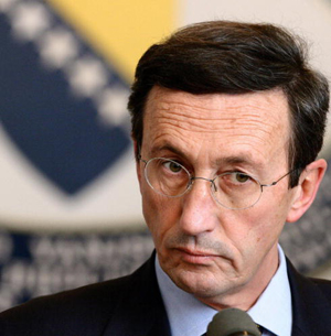 Fini preannuncia la sua decisione: "Si può fare politica senza carrierismi"