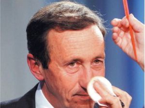 Fini dopo l'ultimatum di Berlusconi: comincia il grattacapo per un sì o per un no al Governo