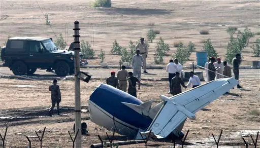 Due incidenti aerei nella notte: morti due italiani