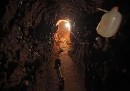 Tra Messico e Usa un tunnel per trasportare droga completo di rotaie