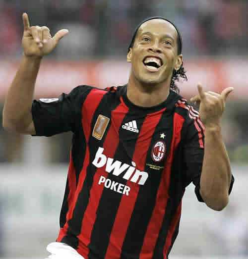 Ronaldinho resta al Milan, almeno fino al 2011