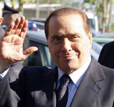 Questione rifiuti: Berlusconi a Napoli