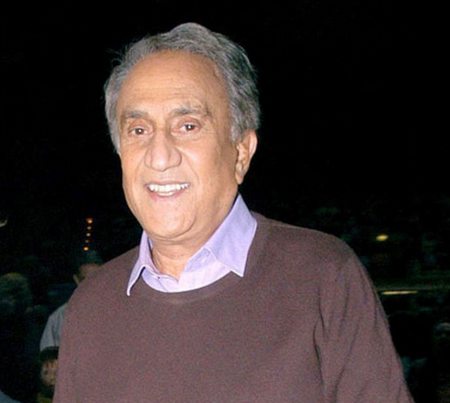 Emilio Fede: "Forse ho conosciuto Ruby a casa Berlusconi, non è successo mai nulla"