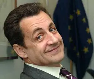 Francia: raffinerie in sciopero costano miliardi di euro