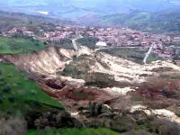 Il presidente Scopelliti ha visitato le zone del vibonese colpite la scorsa settimana dall'alluvione
