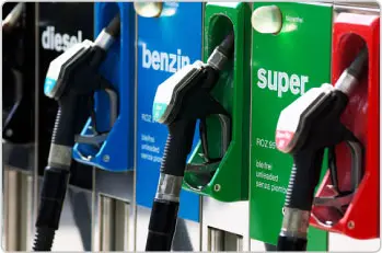 Francia: crisi carburante si aggrava, conflitto ancora acceso su riforma pensioni