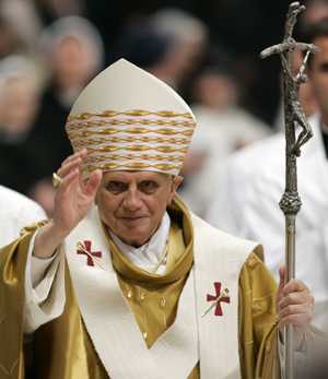 Papa Benedetto XVI parla ai seminaristi:"Pedofili sfigurano sacerdozio"