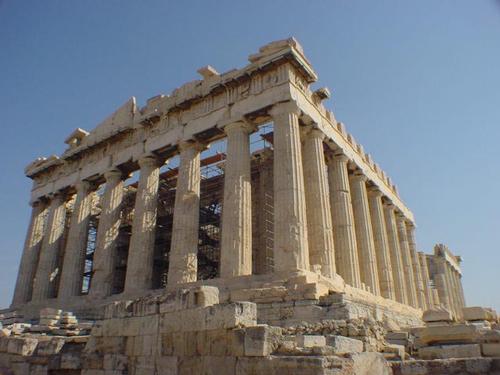 Grecia, polizia irrompe nell'acropoli contro i precari scioperanti