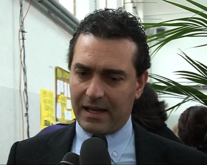 De Magistris: "Illegittimo sì a Centrale del Mercure da Regione Calabria"