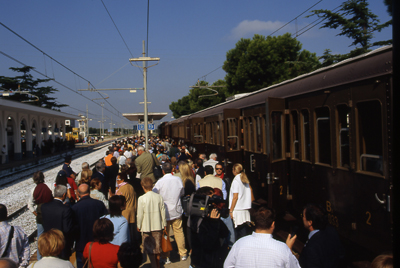 Perde il posto di lavoro e si toglie la vita lanciandosi dal treno