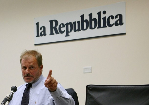 Il giornalista di 'Repubblica' Mastrogiacomo si autosospende da consigliere