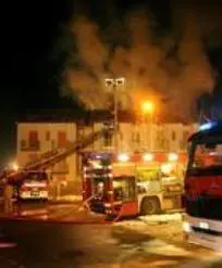 Napoli, esplosione per fuga di gas: ferita una donna