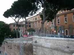 Roma: operazione sbagliata, altre 5 per correggere l'errore, poi la morte