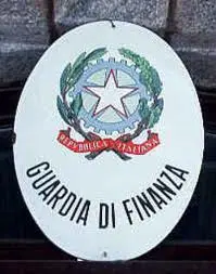 False griffe: Guardia di Finanza sequestra 80mila cinture a Rho