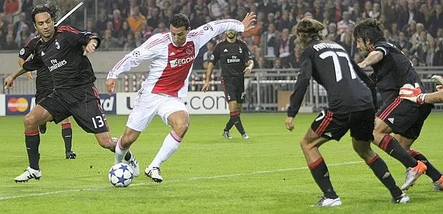 CHAMPIONS LEAGUE: Il Milan incorona Ibra. Una magia di Borriello lancia la Roma