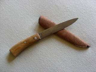 Tentato uxoricidio: la lama del coltello si piega
