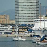Recuperati i turisti morti in porto a Genova