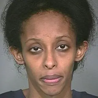 Madre chiude 5 figli nell'armadio: due muoiono soffocati