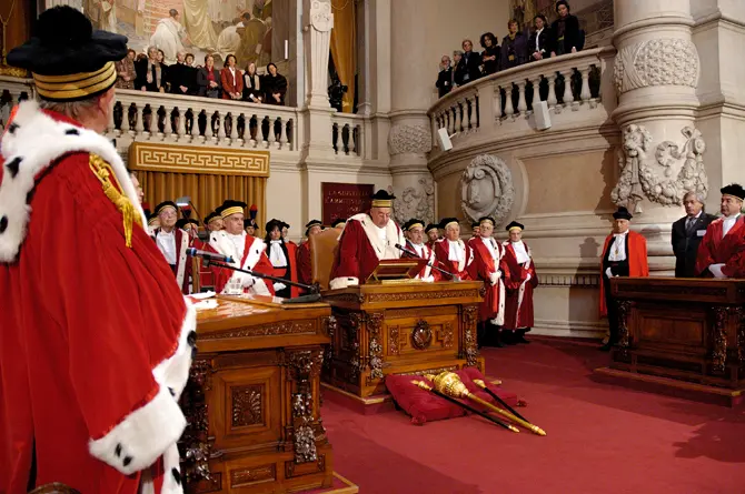 Immigrazione: diritto di rimanere in Italia per chi divorzia dal coniuge dopo almeno tre anni
