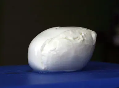 Allarme mozzarella: da blu a giallo-rosa