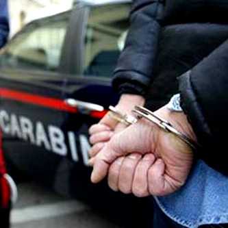 Invalida e malata, rinchiusa in casa a Roma: arrestate due persone
