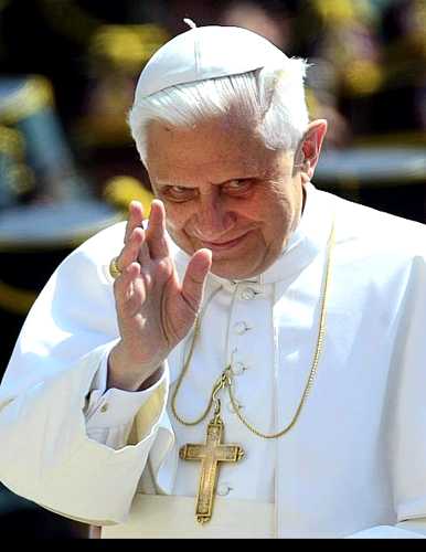 Il Papa parla del posto fisso, Don Verzè lo vorrebbe in Africa