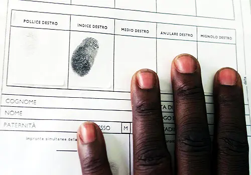 Immediata espulsione per lo straniero accusato di maltrattamenti