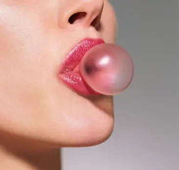 A Lecce si tassa il chewing gum