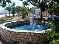 Piccoli interventi di manutenzione nel quartiere marinaro ne migliorano l'immagine e la vivibilità