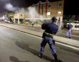 Sudafrica, polizia spara contro manifestanti