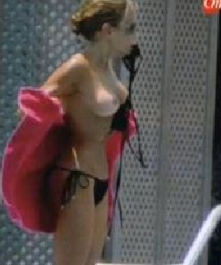 Marina Berlusconi in topless sul settimanale di famiglia