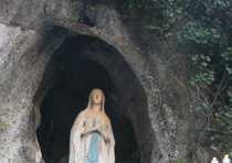 Allarme bomba, evacuate 30 mila persone a Lourdes
