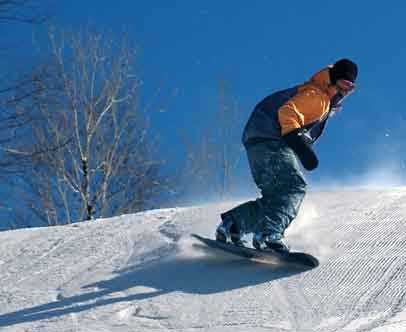 Diciannovenne muore mentre fa snowboard