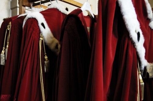 Cassazione impone mantenimento a padre con lavoro saltuario