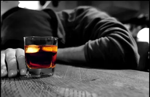 Madre 22enne in coma etilico: era a un concerto col figlio di 8 mesi
