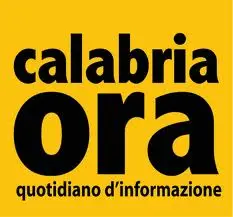 Tanica di benzina davanti casa  giornalista "Calabria Ora"