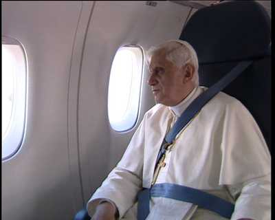 Papa Ratzinger, una star a pagamento