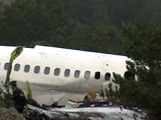 Pakistan: cade aereo, a bordo 150 persone