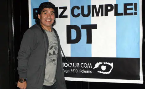 Maradona ha deciso:  "Contratto fino al 2014 per i Mondiali in Brasile"