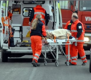 Incidente sul lavoro nel ferrarese, un morto e due feriti gravi