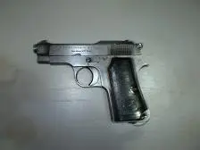 Arrestato pregiudicato, deteneva armi in casa