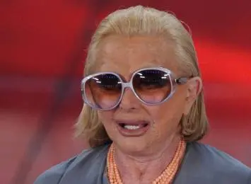 Sandra Mondaini ricoverata per problemi respiratori