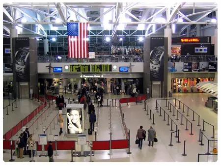 Indipendence Day: evacuato terminal aeroporto di New York