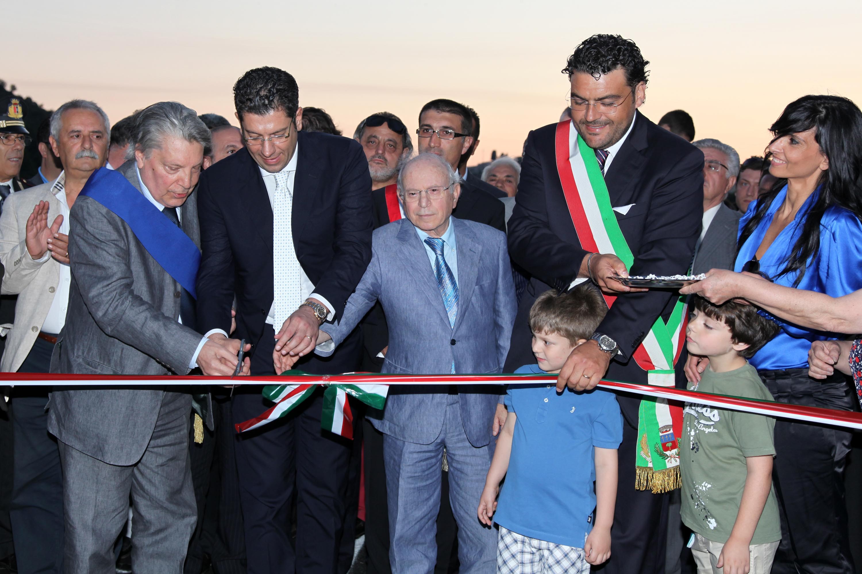 Calabria, inaugurata la strada San Roberto-Fiumara